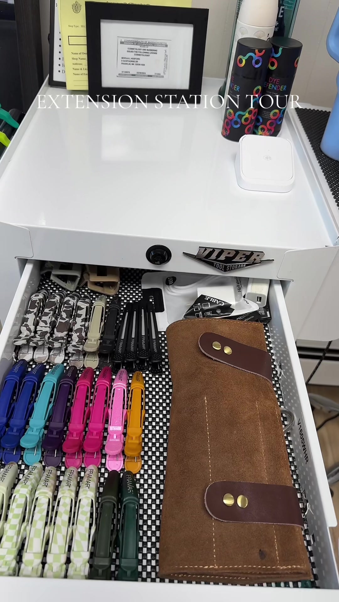 Still so obsessed with these Viper Salon Storage carts 👏🏽 #hairstylist #hairdresser #massachusetts #massachusettshairdresser #mahairdresser #salontour #saloncarts #salonorganization #organization #hairsalon #salonowner #vipertoolbox #vipertoolstorage #hairsalonowner #massachusettshairsalon #businessowner #smallbusiness #hairextensions #hairextensionsalon #sewinwefts #sewinhairextensions #smallbusinessowner #fyp #foryoupage @framar @Bellamihair @HotheadsHairExtensions @secretbeadedwefts 
