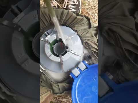 Proper handling of semen inside liquid nitrogen container; temperature range at -196 degrees