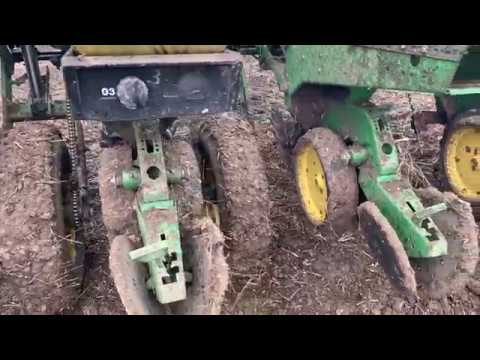 Planting Soybeans in the rain 2019